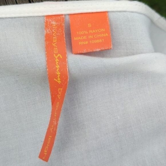 Women’s Ruffle Top - Picture 8 of 8